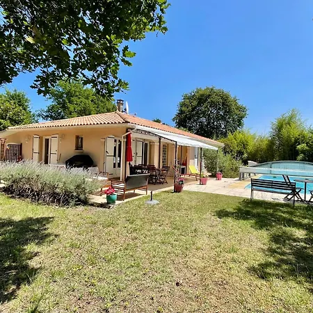 Ferienhaus Idyllisches Ferienhaus Mit Pool Und Grossem Garten
