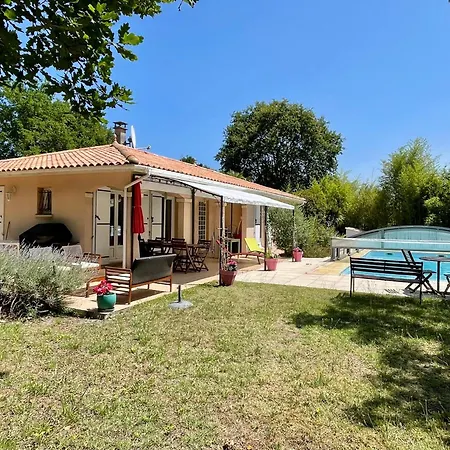 Ferienhaus Idyllisches Ferienhaus Mit Pool Und Grossem Garten *