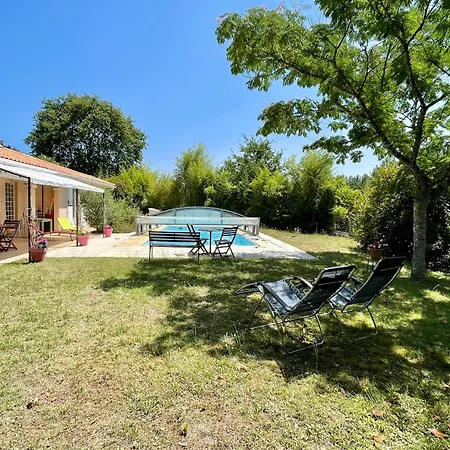 Ferienhaus Idyllisches Ferienhaus Mit Pool Und Grossem Garten *
